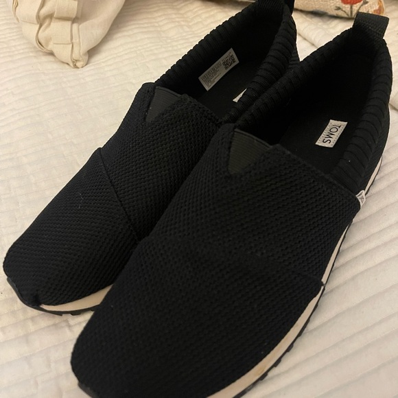 Toms Women's Black Slip-On Sneakers - Picture 7 of 8